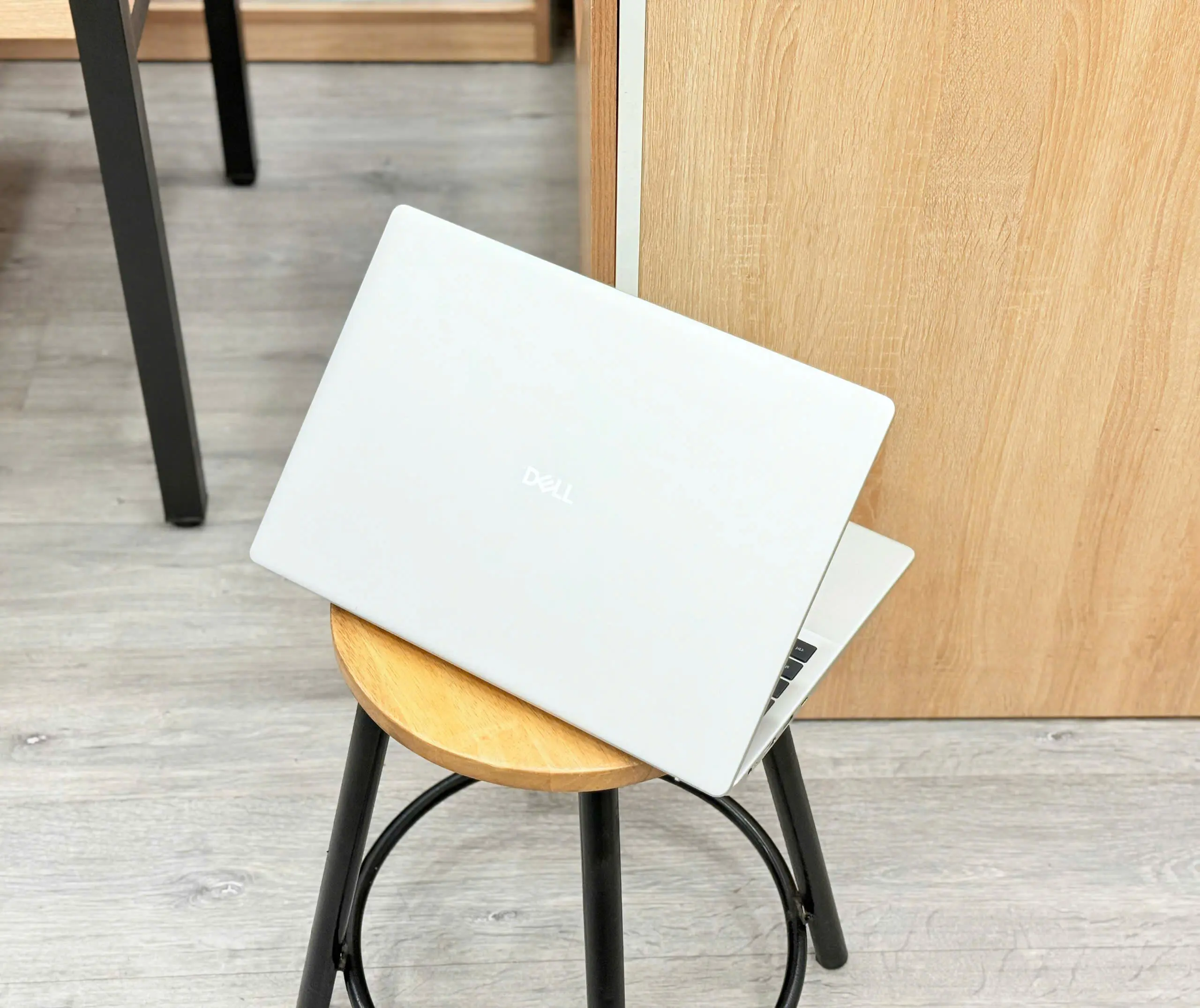 Dell 16 DC16251 (2025) - TRẮNG BẠC Dell 16 DC16251 (2025) - TRẮNG BẠC