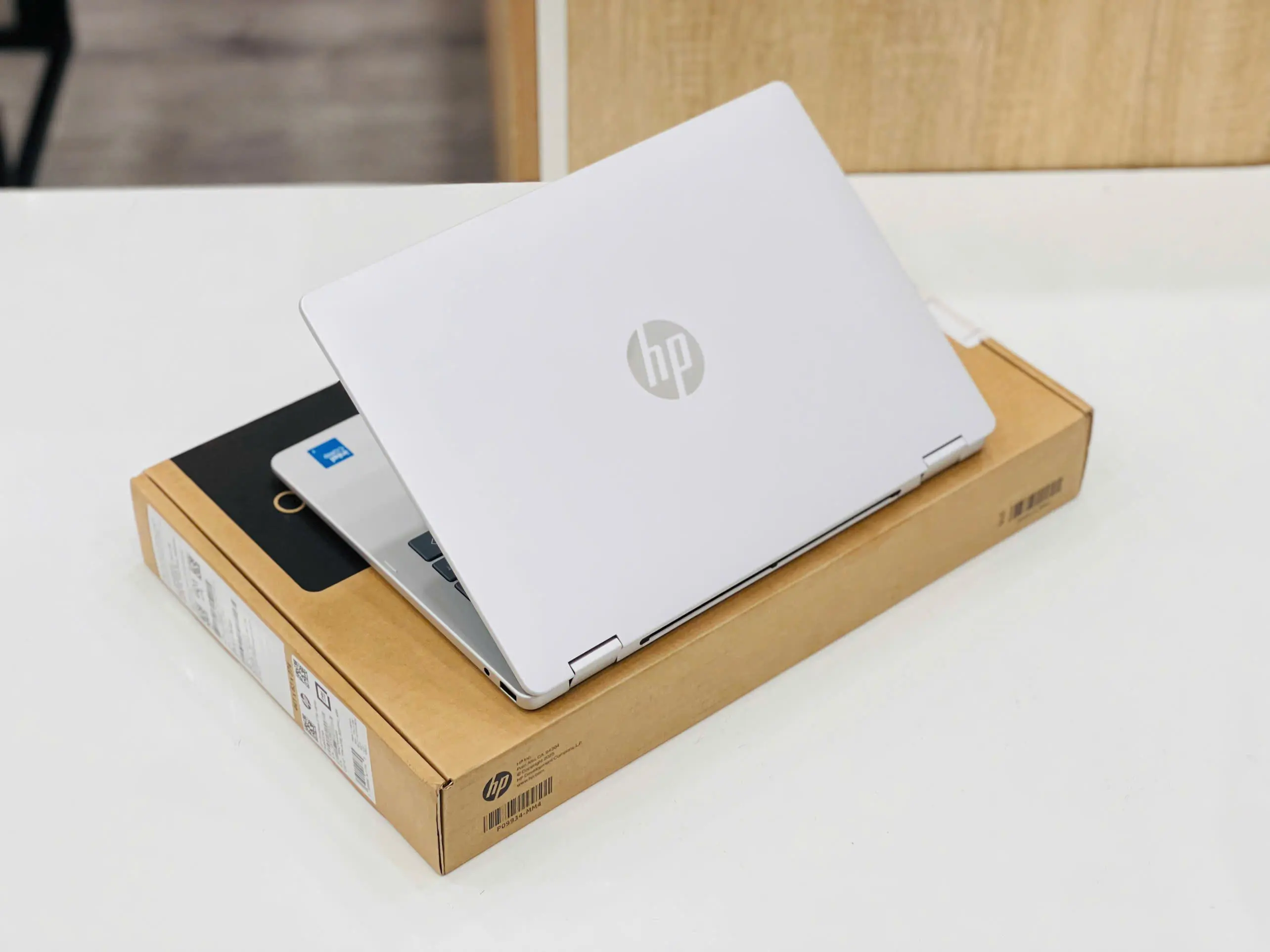 HP OmniBook 5 Flip Laptop 14-fp0023dx - FULL BOX