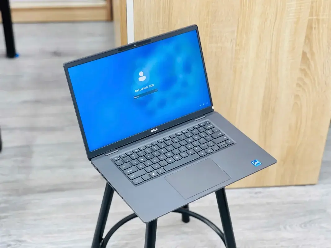 DELL LATITUDE 7520 (Carbon)