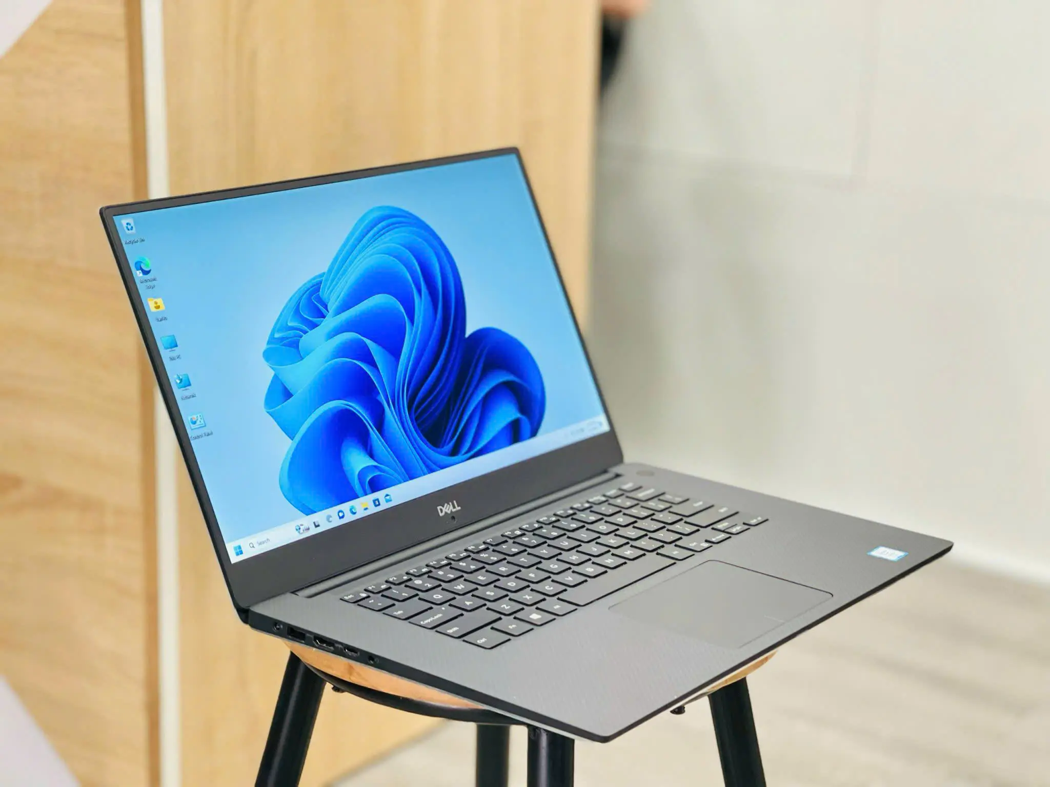 DELL PRECISION 5530 (CORE I7)
