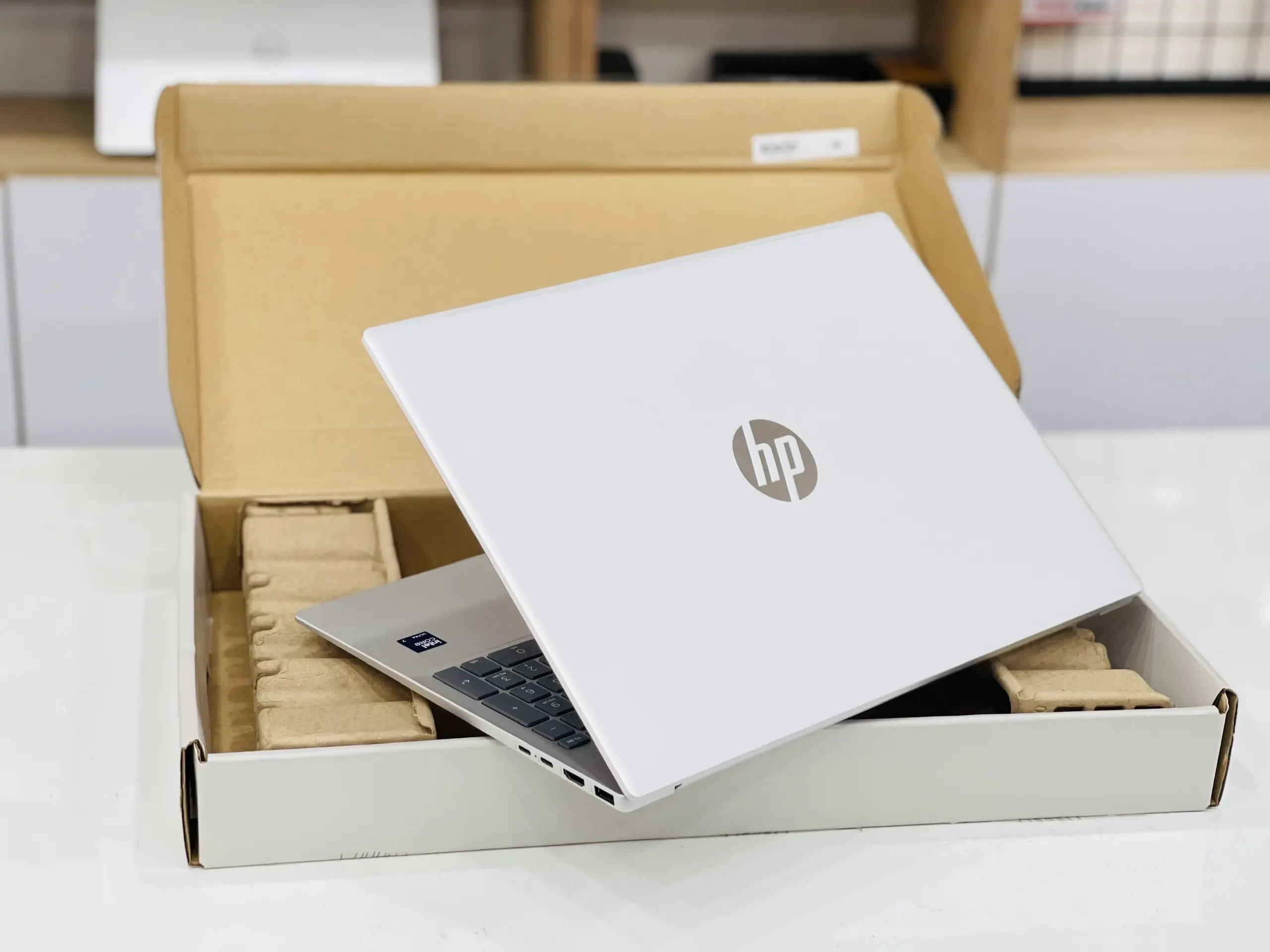 Hp Computer Box Model HP OmniBook 5 Laptop 16-af1017wm (B5PX1UA) - FULL BOX